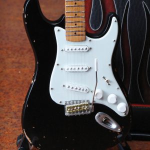 Fender™ Stratocaster™ – Black Vintage Distressed