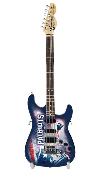 New England Patriots 10“ Collectible Mini Guitar