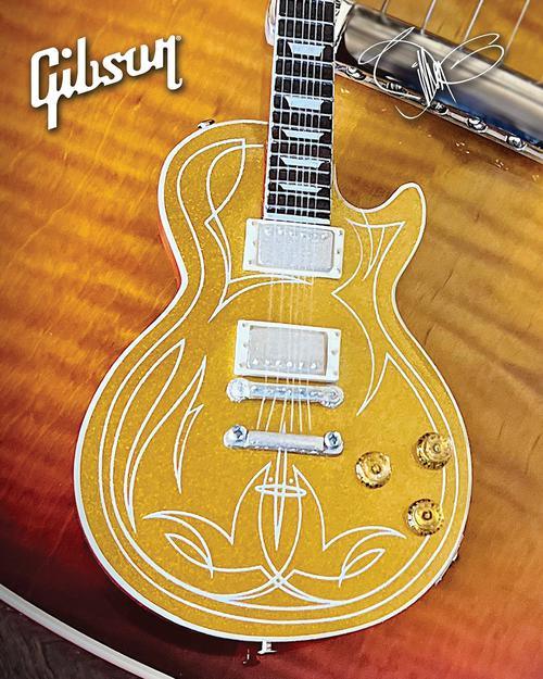 Billy F Gibbons “Pinstripe” Gibson Les Paul Goldtop Mini Guitar Model - Image 3