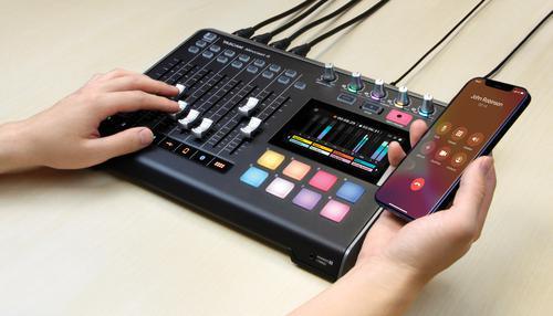 Mixcast 4 Podcast Station - Image 8
